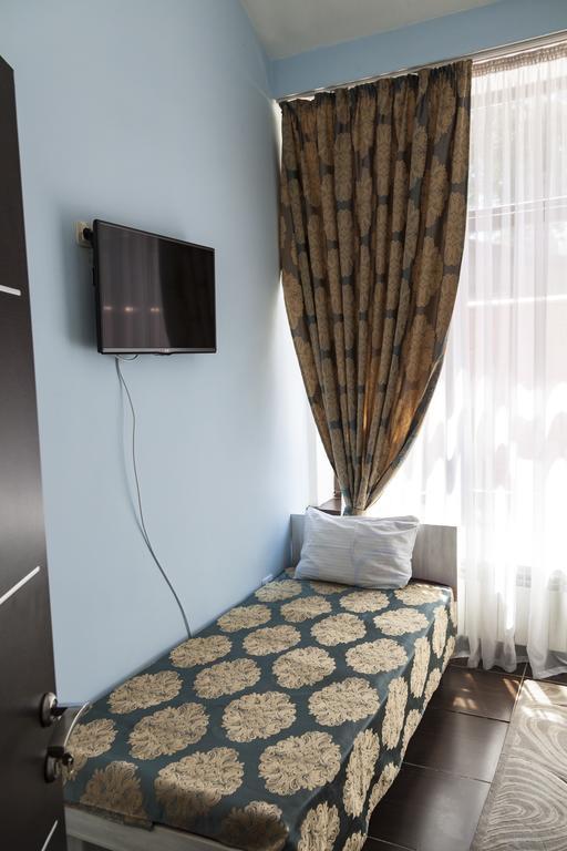 Tiflis Hotel Almaty Ruang foto